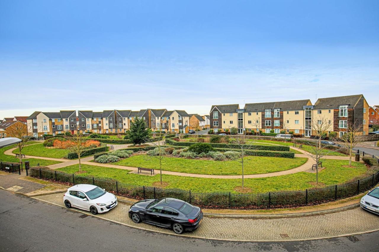 Stylish Apartment With Balcony, Free Parking, Fast Wifi And Smart Tv With Sky And Netflix By Yoko Property Milton Keynes Buitenkant foto